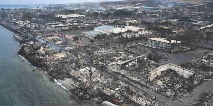 Hawaii’de alevlerin sardığı kasaba neredeyse haritadan silindi