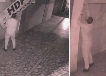 HDP Vilayet Başkanlığının tabelasını söküp, çöp konteynerine attı