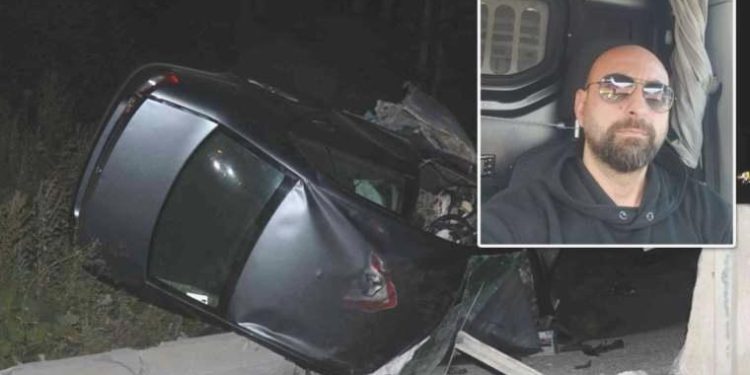 İkiye bölünen araba paramparça oldu: 1 meyyit, 1 yaralı