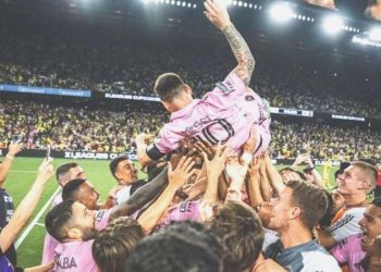 Inter Miami şampiyon oldu: Lionel Messi bir rekor daha kırdı!