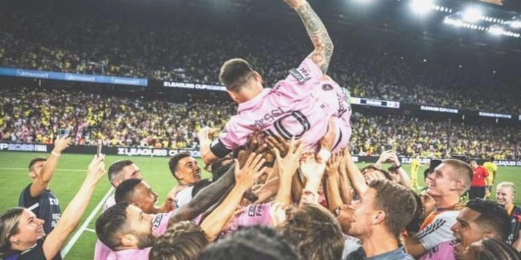 Inter Miami şampiyon oldu: Lionel Messi bir rekor daha kırdı!