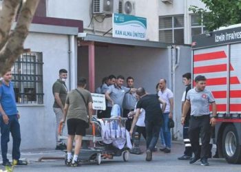 İzmir’deki Tepecik Eğitim ve Araştırma Hastanesi’nde yangın!