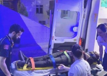 Kaçak göçmenleri taşıyan araç kaza yaptı: 6 kişi yaralandı!