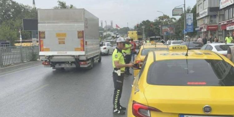 Kadıköy’de taksilere kontrol: 13 sürücüye ceza yağdı