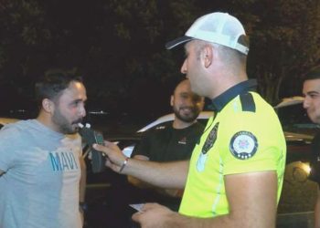 Kadıköy’de trafik kontrollerinde 97 şoföre ceza: ‘Polis ağabeyler kulağımı çekti’