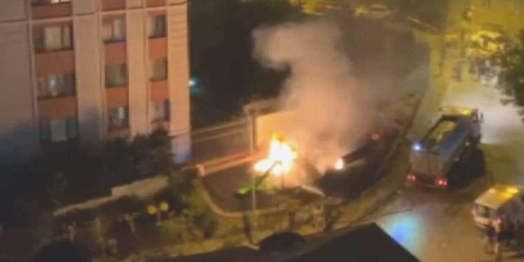 Kağıthane’de çocuk parkı alev alev yandı: Soruşturma başlatıldı