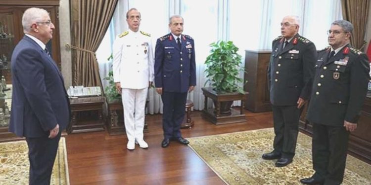 Kara Kuvvetleri Komutanlığı’nda zaman teslim yapıldı