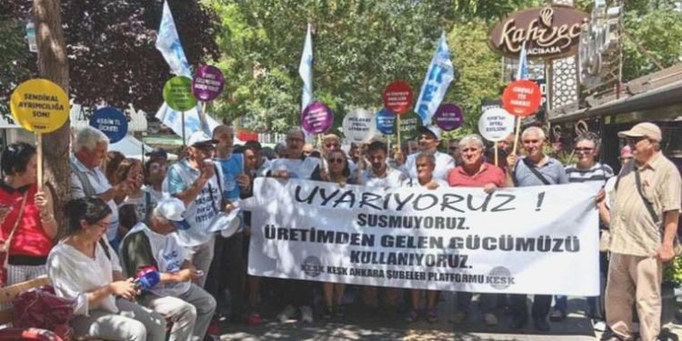 KESK, iktidarın artırım teklifine karşı ülke genelinde iş bıraktı: ‘İlk uyarımız’