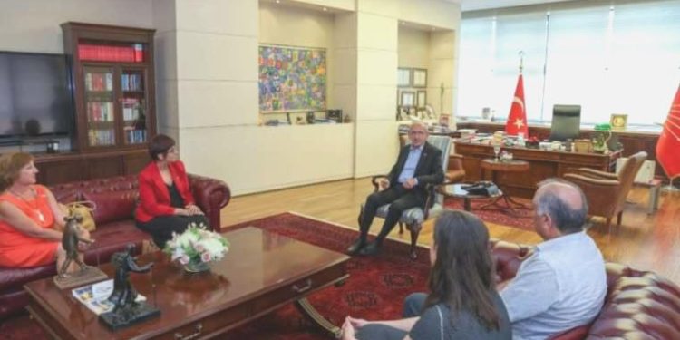 Kılıçdaroğlu Mimarlar Odası Ankara Şube yöneticileri ile bir ortaya geldi!