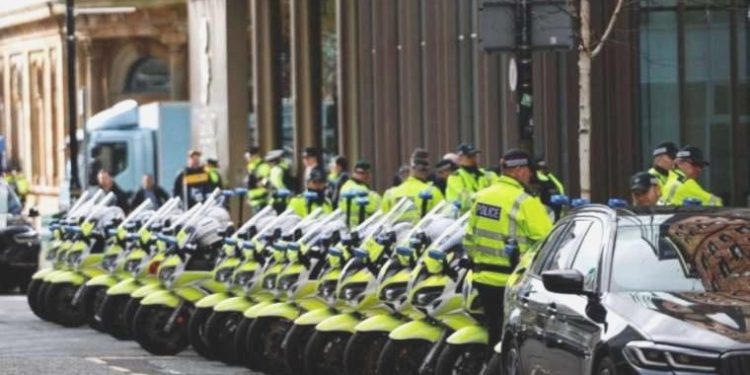 Kuzey İrlanda’da 10 bine yakın polisin datalarının ifşası: Bir bireye dava açıldı