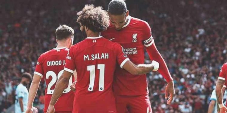 Liverpool 10 kişi kazanmasını bildi!