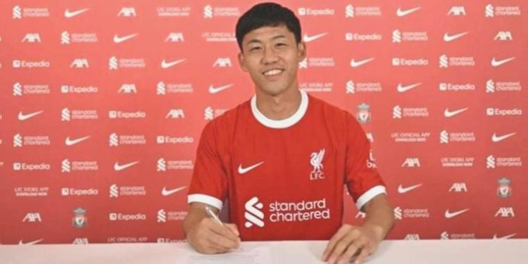 Liverpool, Japon oyuncu Wataru Endo’yu transfer etti