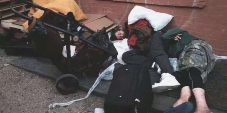 Londra’da kırmızı alarm: Bu uyuşturucu insanları yaşarken çürütüyor