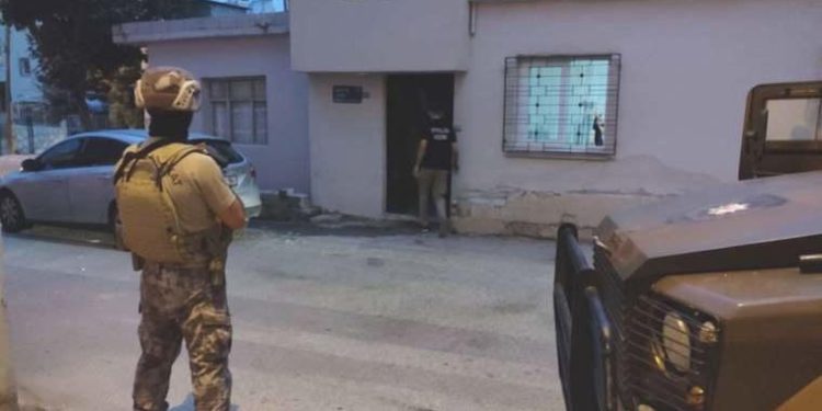 Mersin’de uyuşturucu satıcılarına şafak operasyonu