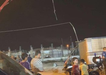 Okul inşaatında beton mikserinin hortumu çarptı, ağır yaralandı