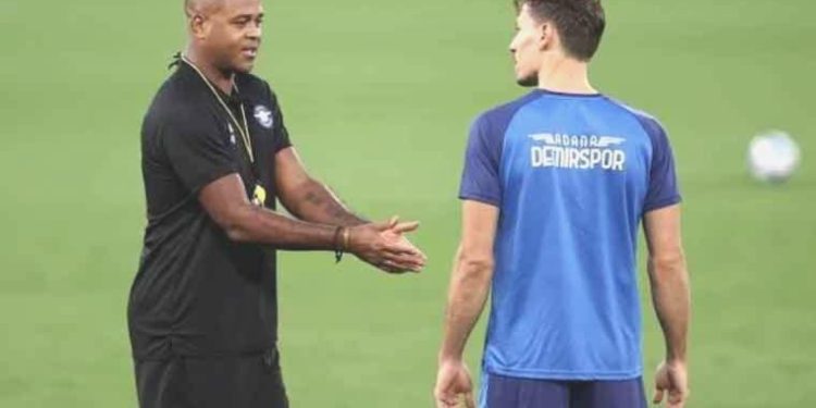 Patrick Kluivert: ‘Kendi oyunumuzu oynayacağız’