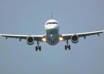 Pilot uçuş sırasında tuvalette kötüleşerek öldü! Uçak acil iniş yaptı
