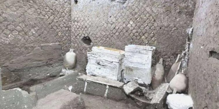 Pompeii’de kölelerin yatak odası bulundu