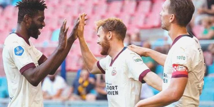 PSV Eindhoven deplasmanda 3 attı 3 aldı!