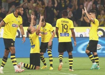 Şampiyonlar Ligi’nde Dinamo Zagreb’i geçen AEK play-off çeşidine yükseldi