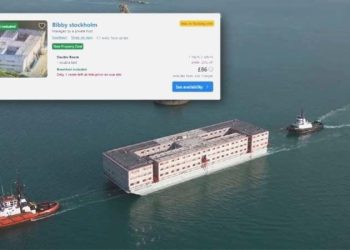 Sığınmacı gemisine ilan verildi: ‘Geceliği 3 bin TL’