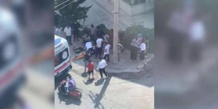 Silahını kemerine takmak isterken cinsel organını vurdu!