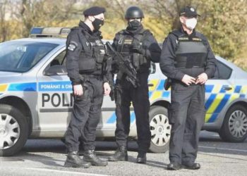 Slovakya’da bir küme güvenlik vazifelisi yolsuzlukla suçlanıyor