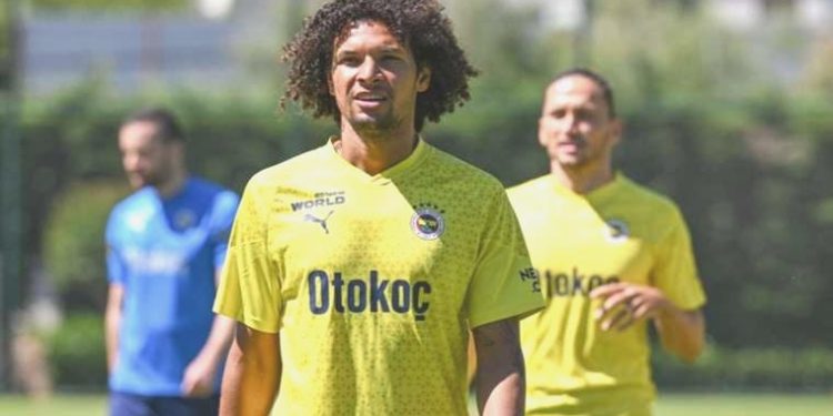 Son Dakika: Fenerbahçe’de Willian Arao ile yollar ayrıldı