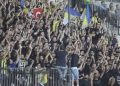 SON DAKİKA Maribor-Fenerbahçe maçında tribünlerde kavga! Oyun durdu…