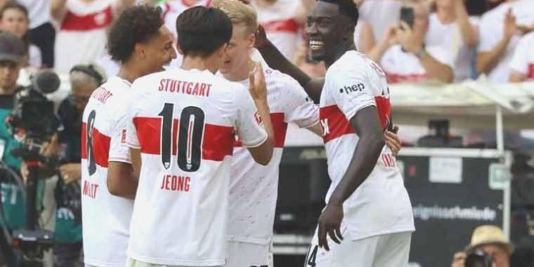 Stuttgart’tan süper açılış!