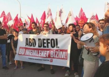 TKP, İstanbul’da demirleyen ABD savaş gemisini protesto etti