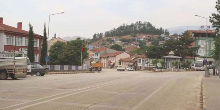 Türkiye’nin en sıcak ilçesinde sokaklar boşaldı