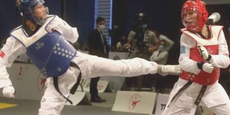 Ulusal tekvandoculardan 2 altın, 2 gümüş madalya