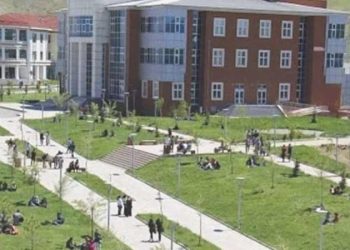 Üniversitelerin takım alımı için verdiği ‘adrese teslim ilanlar’ engellenemiyor: ‘Kuklacı doçent’ arandı