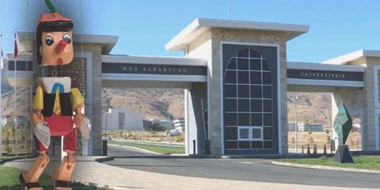 Üniversitelerin takım alımı için verdiği ‘adrese teslim ilanlar’ engellenemiyor: ‘Kuklacı doçent’ arandı