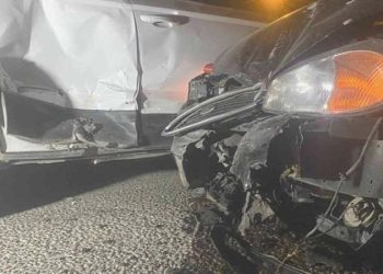 Uşak’ta iki araba kavşakta çarpıştı: 5 yaralı