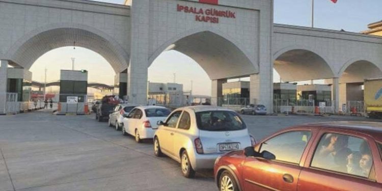 Yangınlar nedeniyle kapanmıştı: İpsala Gümrük Kapısı açıldı