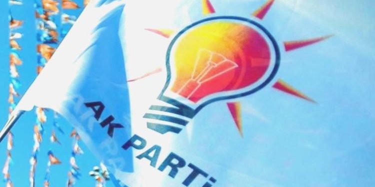 Yaprak dökümü devam ediyor: AKP Pamukkale İlçe Lideri istifa etti