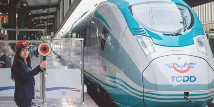 10 yıldır bitirilemeyen Ankara-İzmir Yüksek Süratli Tren Meclis gündeminde