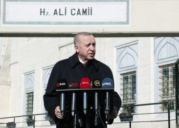 Husiler, İngiltere’ye ait petrol gemisini vurdu