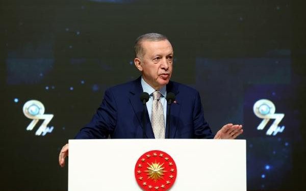 Erdoğan: Savunma sanayii hamlelerimiz tüm dünyada hayranlıkla takip ediliyor