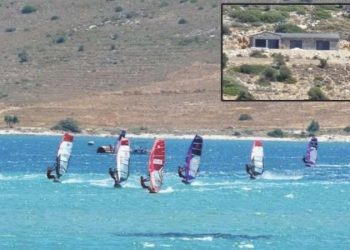 AKP’li Aydoğdu’nun taşocağı Alaçatı sörf koyunu tehdit ediyor