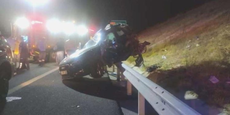 Aliağa’da feci kaza: 2 kişi öldü, 2 kişi ağır yaralandı