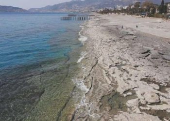 Antalya’da denizde erkek cesedi bulundu