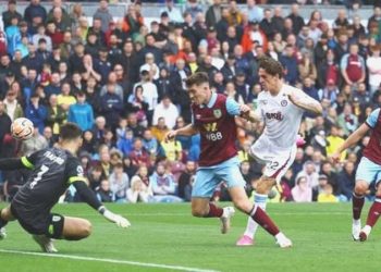 Aston Villa 3 puanı 3 golle aldı