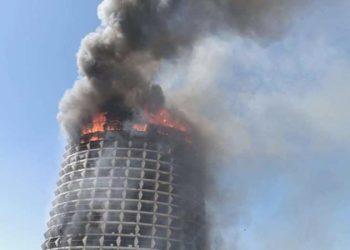 Atıl haldeki otelde çıkan yangın denetim altına alındı