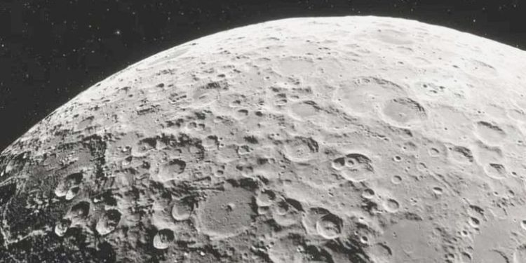 Ay’ın güneyine iniş yapan birinci ülke olmaya hazırlanıyor