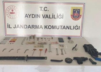 Bir günde 7 hırsızlık olayına karıştı: Üzerinden kılıç çıktı