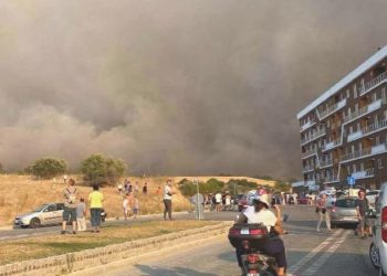 Çanakkale’de yangın nerede çıktı? Hangi köyler boşaltıldı? Çanakkale’de hangi yollar trafiğe kapatıldı? Çanakkale yangınında son durum….