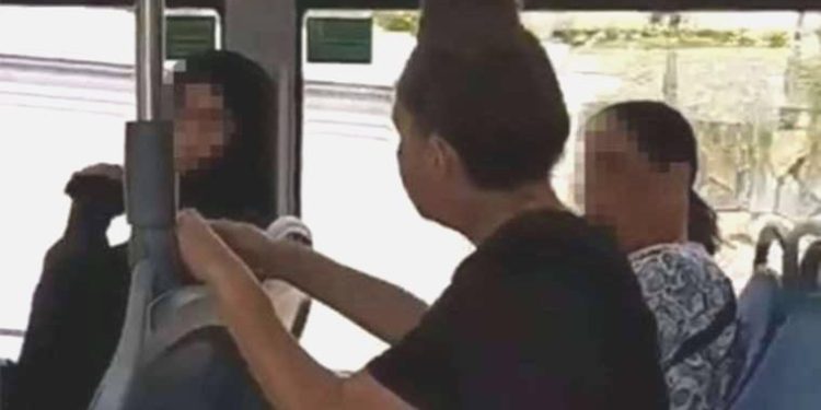 Çarşaflı bayana hakaret ettiği teziyle gözaltına alınan kişi özgür